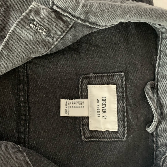 Forever 21 black jean jacket - Picture 3 of 5
